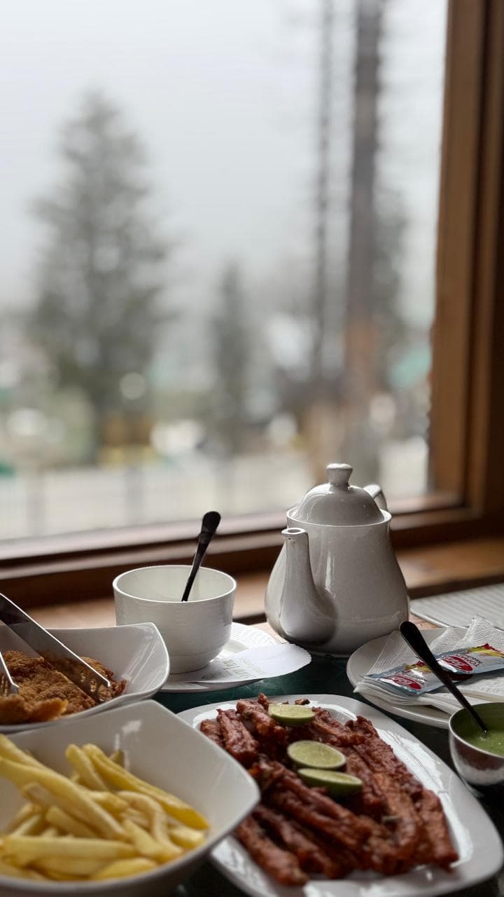 Window-side Meal